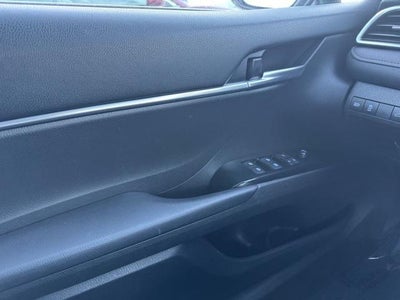 2018 Toyota Camry Hybrid LE FWD