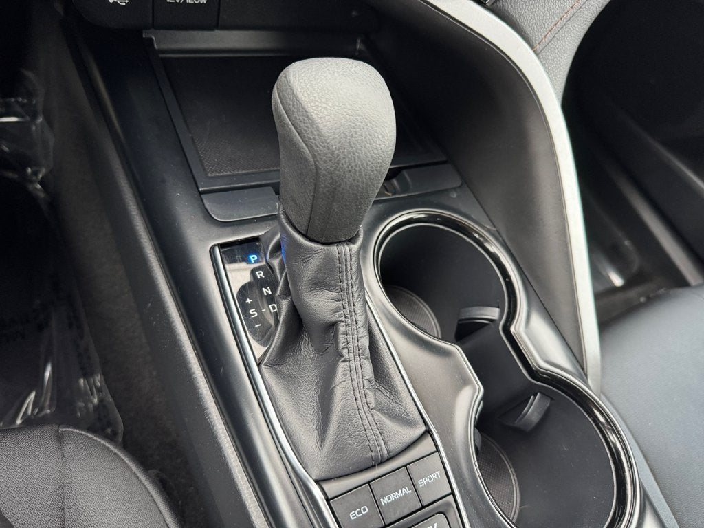 2019 Toyota Camry Hybrid LE FWD