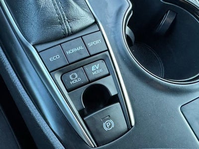2018 Toyota Camry Hybrid LE FWD