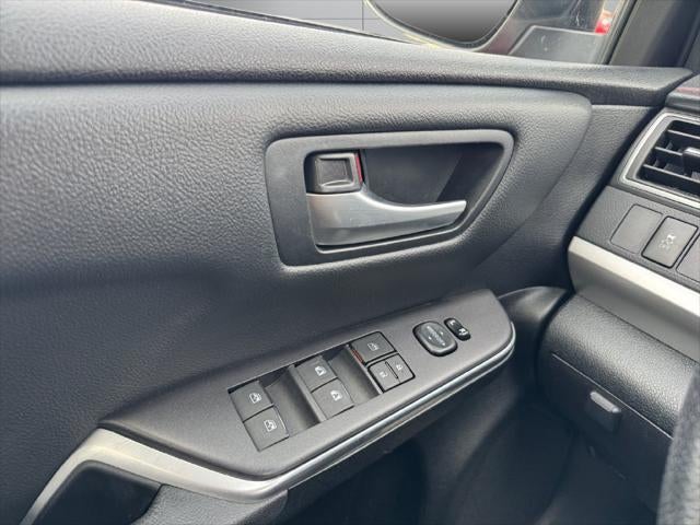 2015 Toyota Camry SE FWD