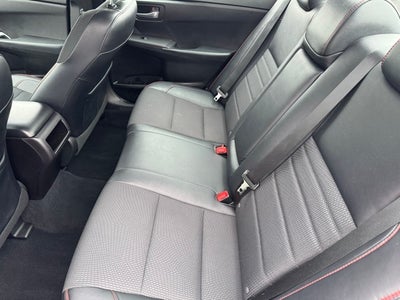 2016 Toyota Camry SE FWD