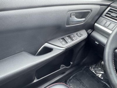 2016 Toyota Camry SE FWD