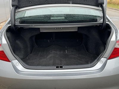 2016 Toyota Camry SE FWD