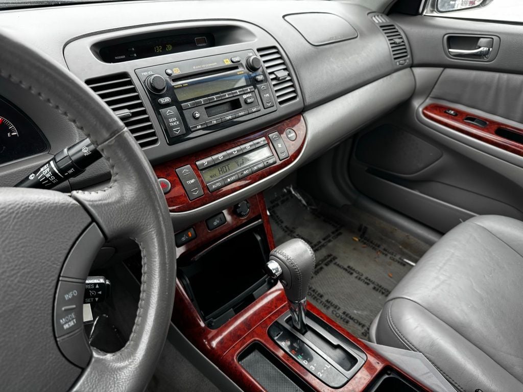 2005 Toyota Camry XLE FWD