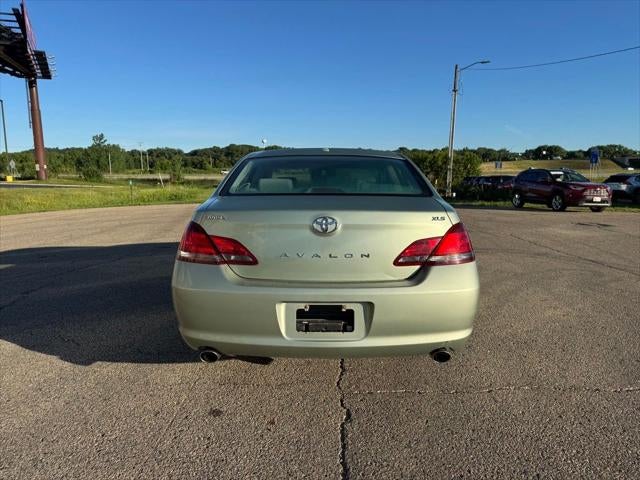 2009 Toyota Avalon XLS FWD
