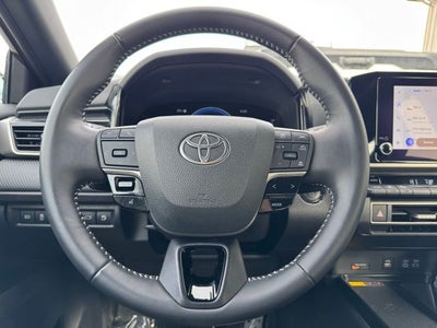 2025 Toyota Camry SE FWD