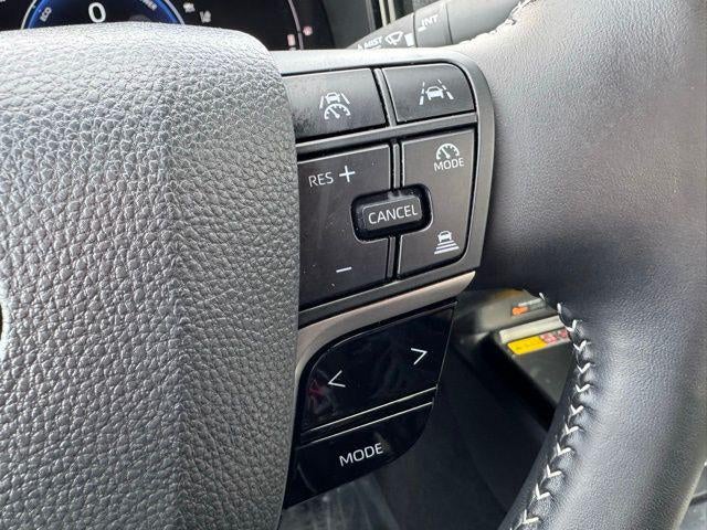 2025 Toyota Camry SE FWD