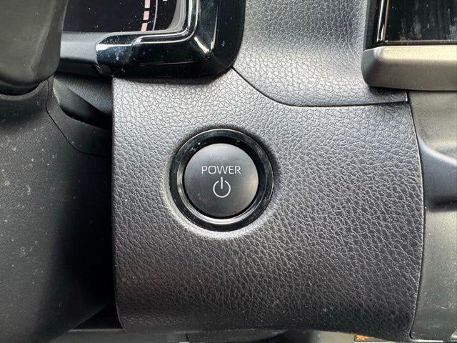 2025 Toyota Camry SE FWD