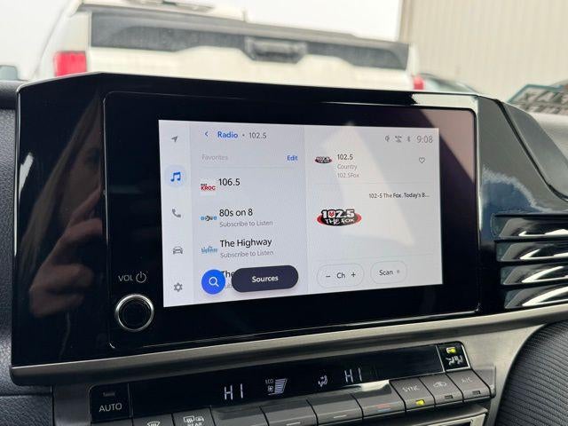 2025 Toyota Camry SE FWD