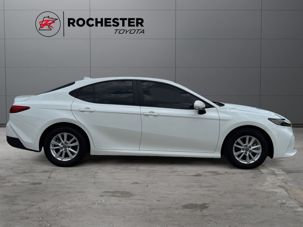 2025 Toyota Camry LE FWD