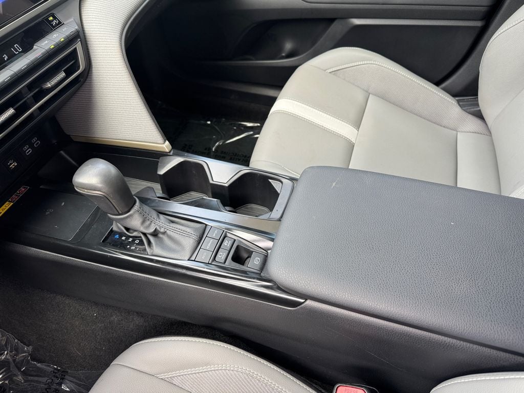 2025 Toyota Camry SE FWD