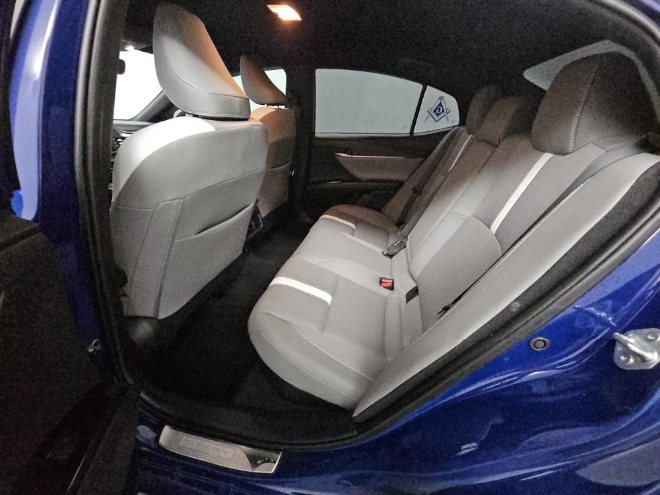 2025 Toyota Camry SE FWD