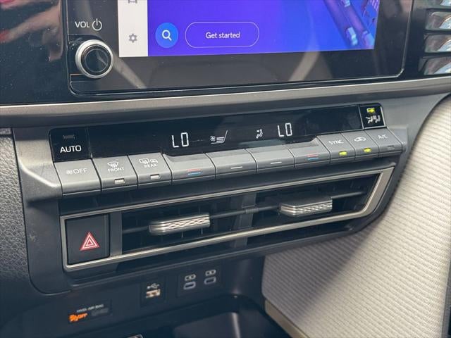 2025 Toyota Camry SE FWD