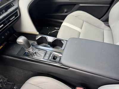 2025 Toyota Camry SE FWD