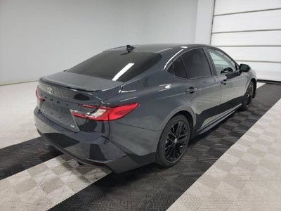 2025 Toyota Camry SE FWD