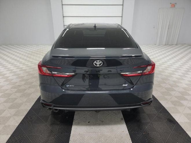2025 Toyota Camry SE FWD