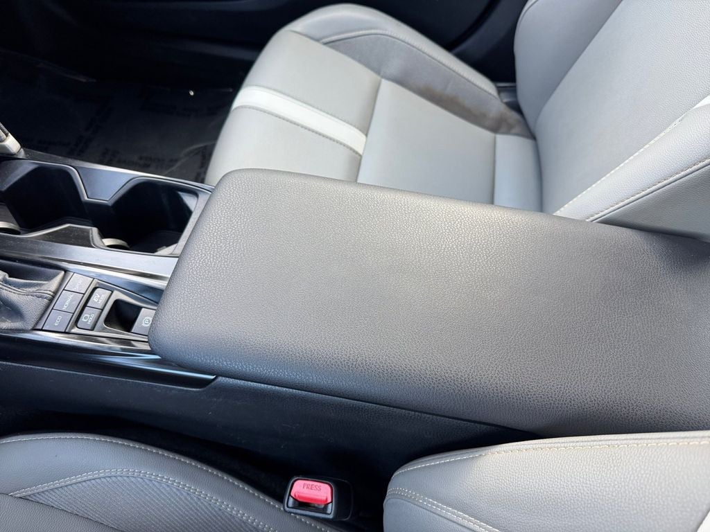2026 Toyota Camry SE FWD
