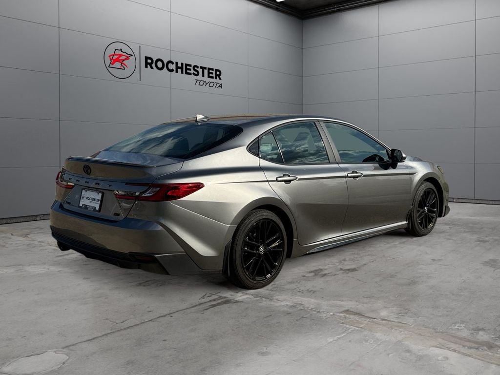 2026 Toyota Camry SE FWD