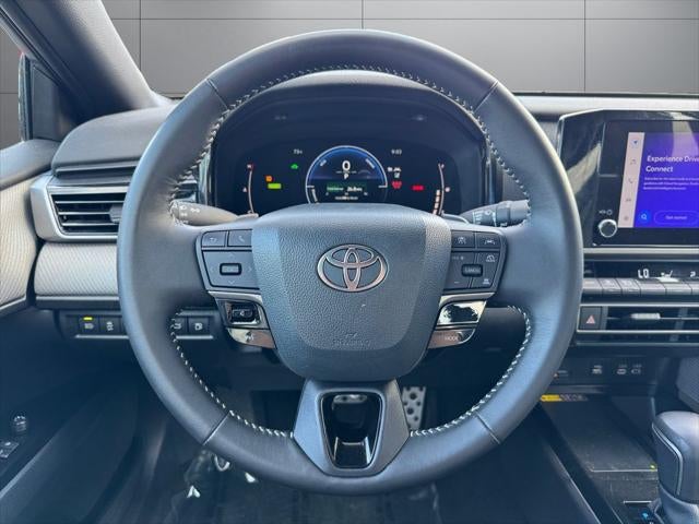 2026 Toyota Camry SE FWD