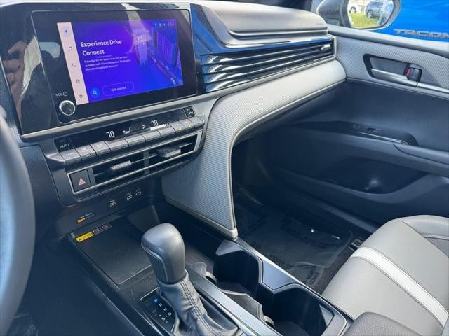 2026 Toyota Camry SE FWD