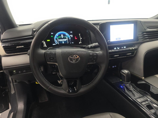 2025 Toyota Camry SE FWD