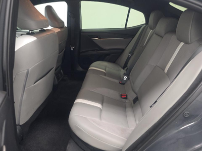 2025 Toyota Camry SE FWD