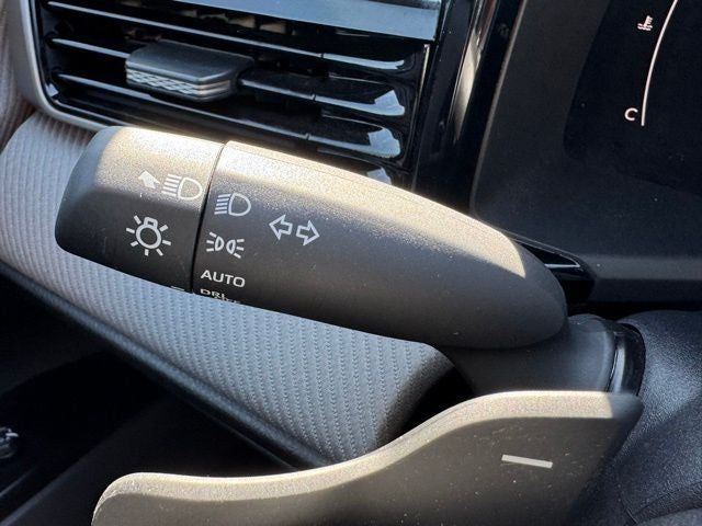 2025 Toyota Camry SE FWD