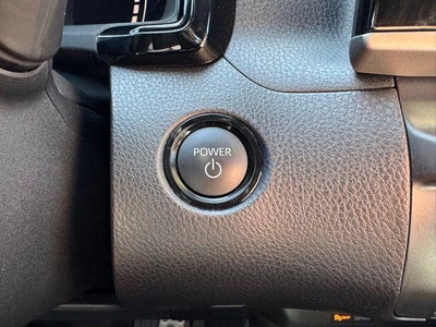 2025 Toyota Camry SE FWD
