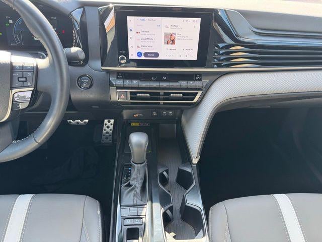 2025 Toyota Camry SE FWD