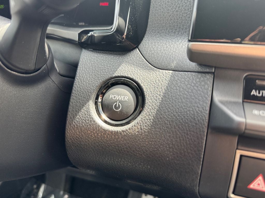 2026 Toyota Camry SE FWD