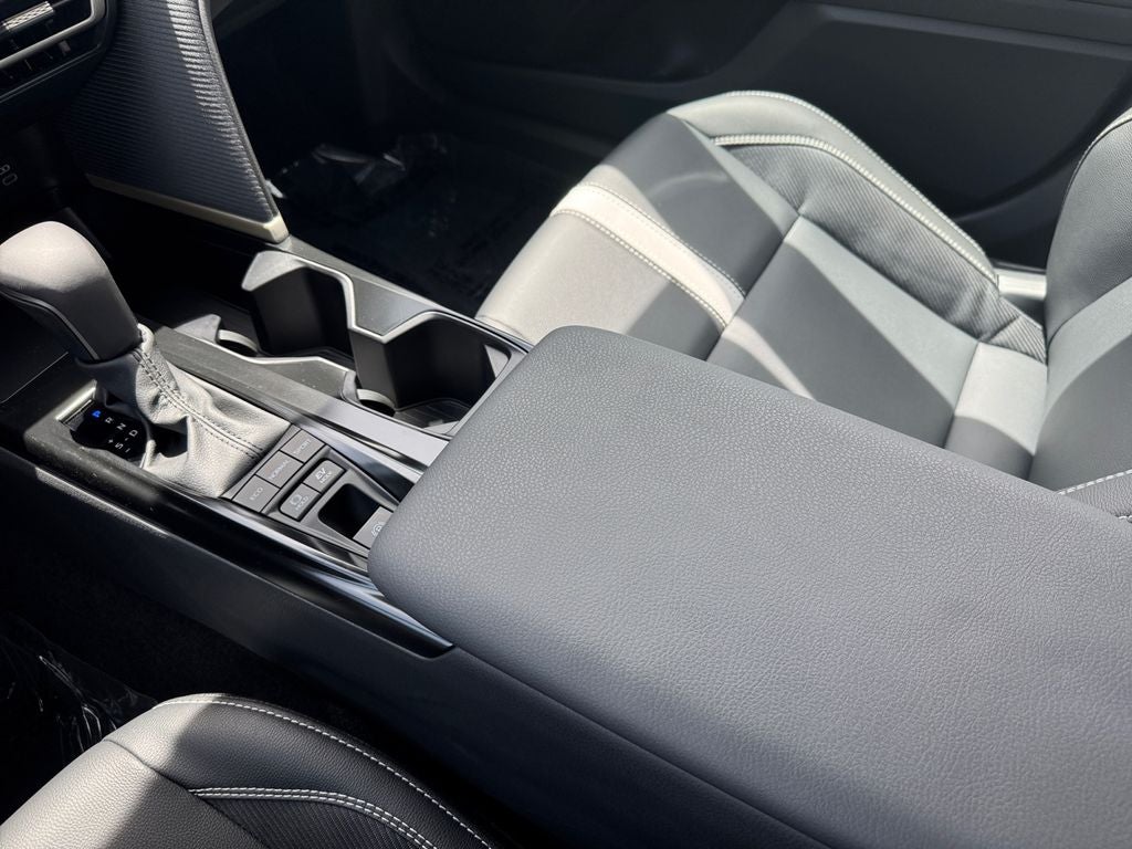 2026 Toyota Camry SE FWD