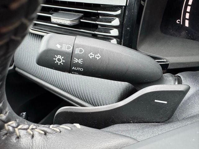 2025 Toyota Camry SE FWD