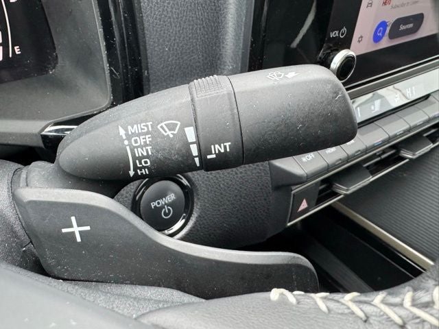 2025 Toyota Camry SE FWD