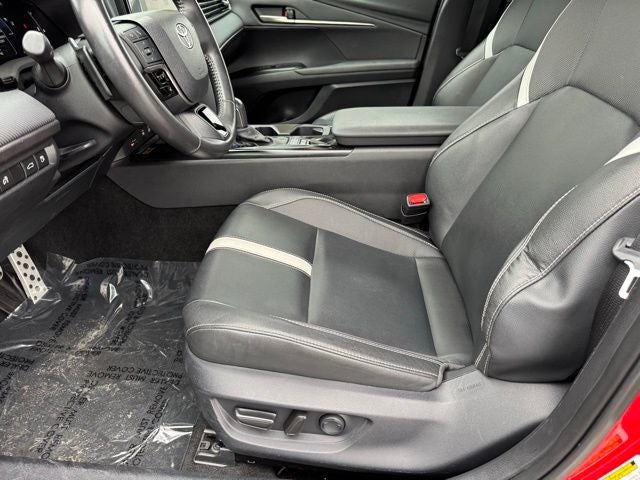 2025 Toyota Camry SE FWD