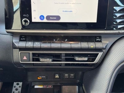 2025 Toyota Camry SE FWD