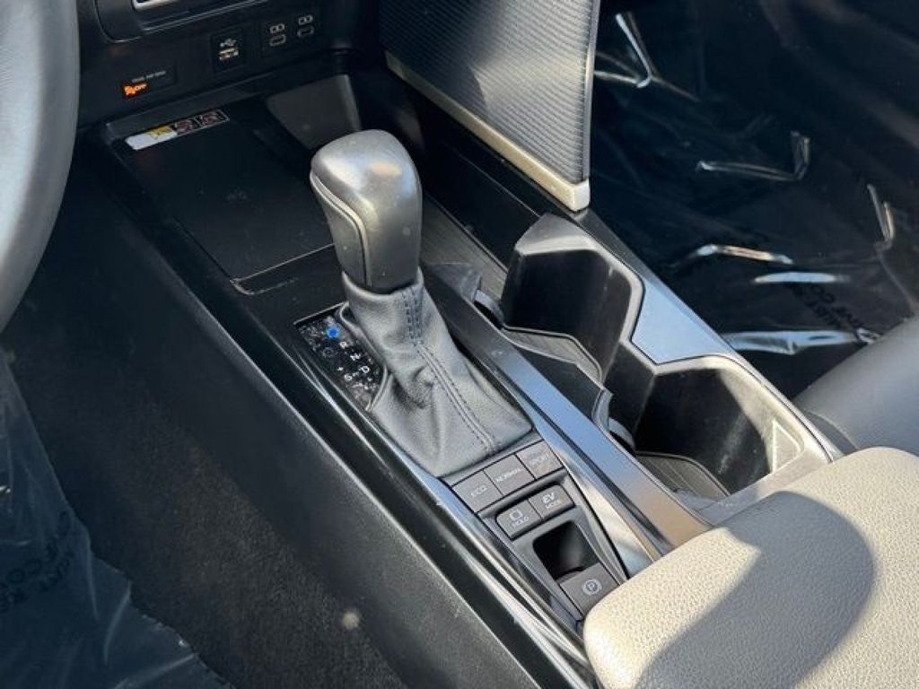 2025 Toyota Camry SE FWD