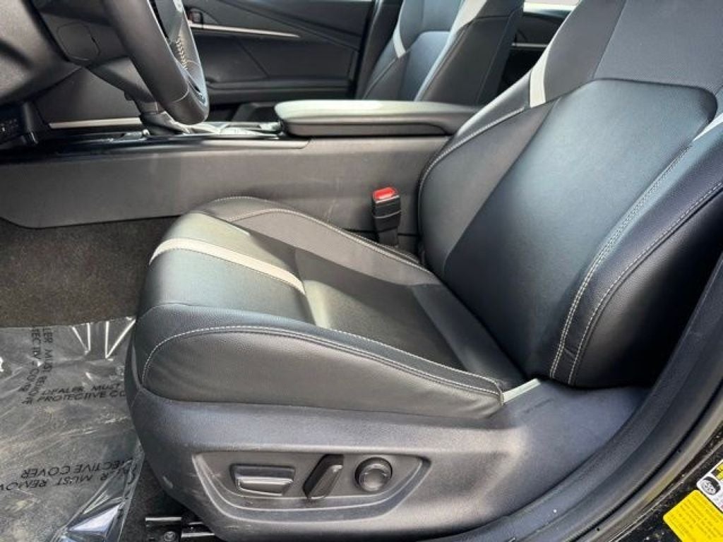 2025 Toyota Camry SE FWD
