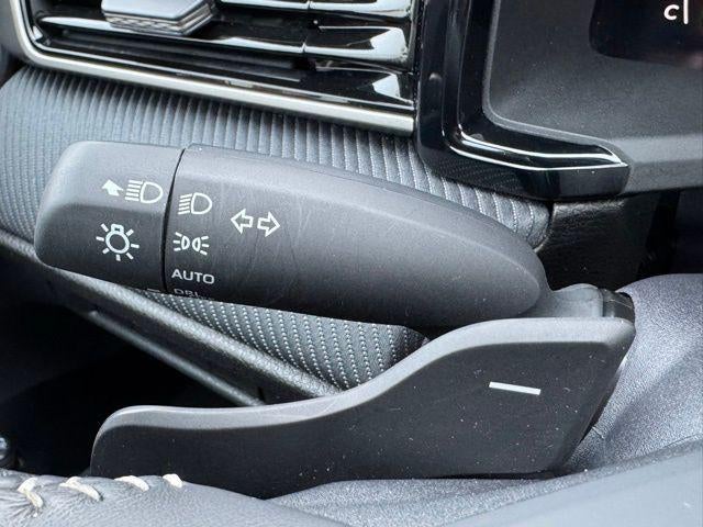 2025 Toyota Camry SE FWD