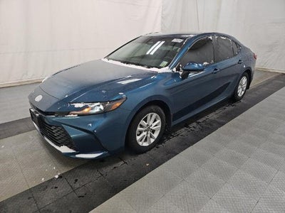 2025 Toyota Camry LE FWD
