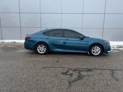 2025 Toyota Camry LE FWD