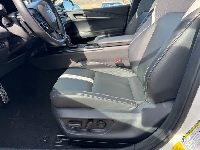 2025 Toyota Camry SE FWD