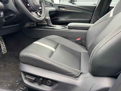 2025 Toyota Camry SE FWD