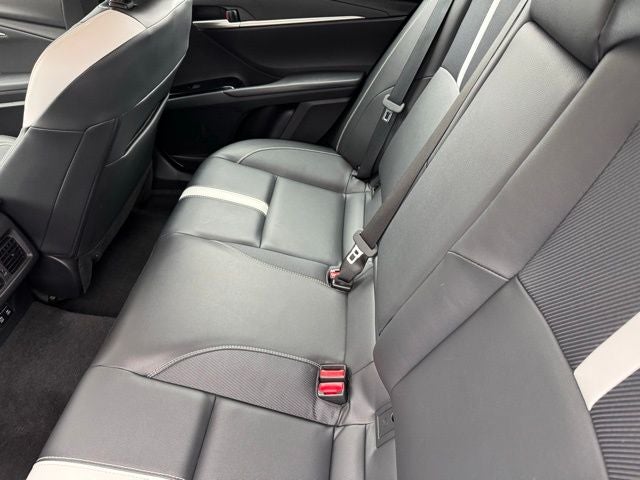 2025 Toyota Camry SE FWD