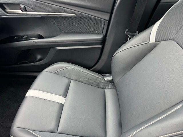 2025 Toyota Camry SE FWD