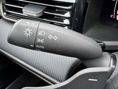 2025 Toyota Camry SE FWD