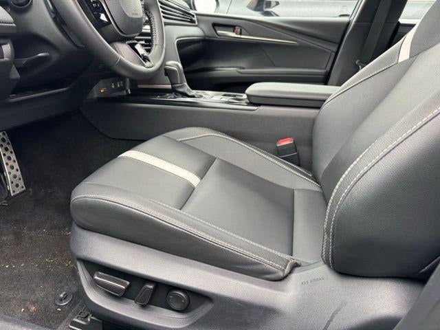 2025 Toyota Camry SE FWD