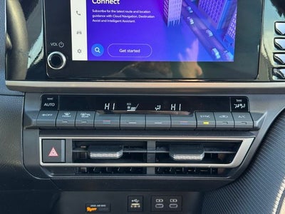 2025 Toyota Camry SE FWD