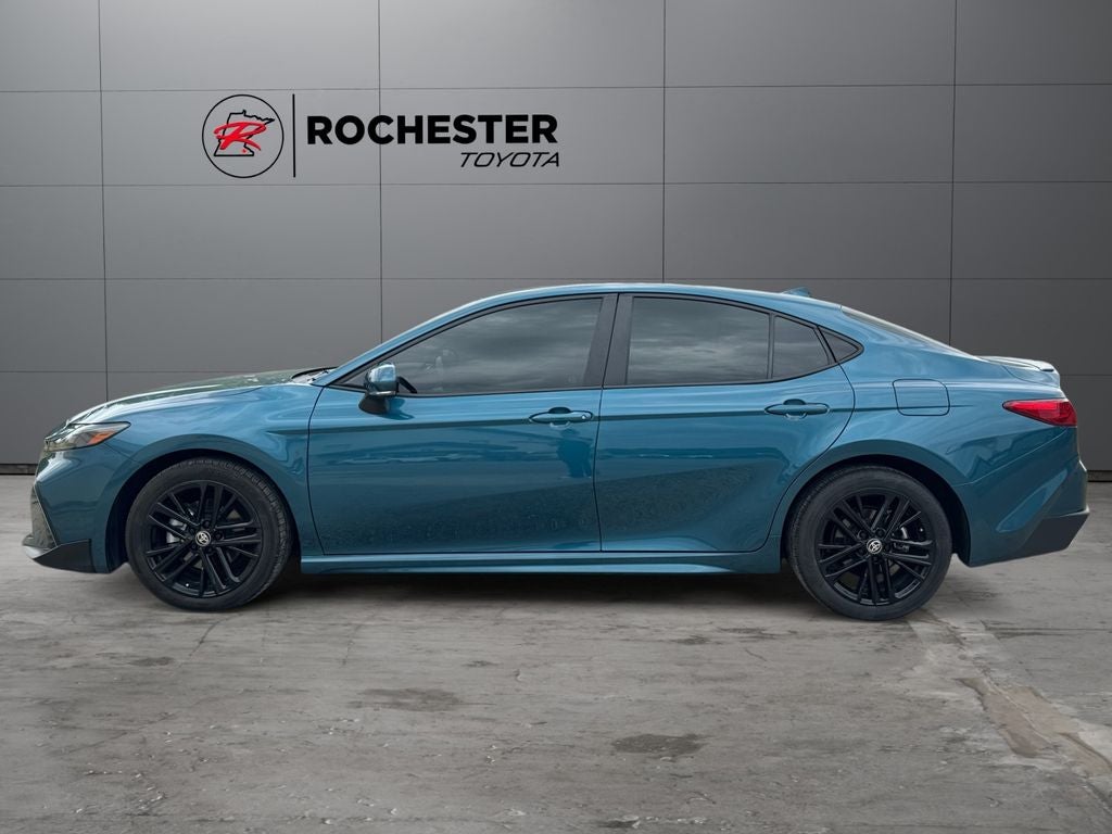 2025 Toyota Camry SE FWD