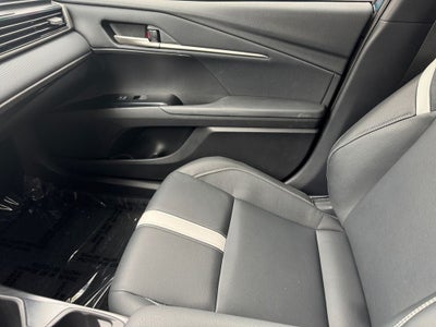 2025 Toyota Camry SE FWD