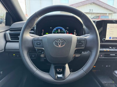 2025 Toyota Camry SE FWD